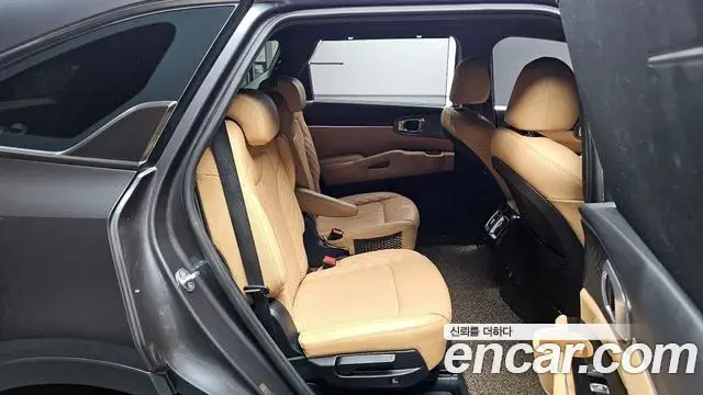 Kia Sorento 2021 — Фото 11/20