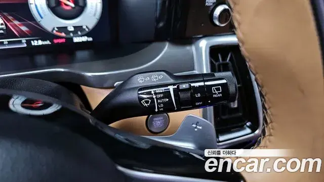 Kia Sorento 2021 — Фото 18/20