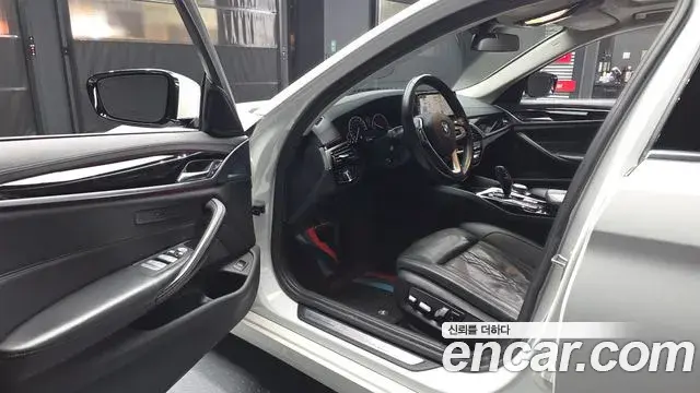 BMW 5 Series 2019 — Photo 3/20
