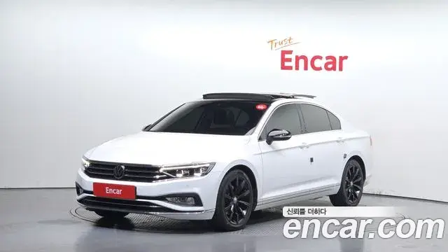 Volkswagen Passat GT 2021 — Photo 1/20