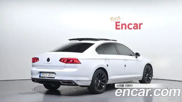 Volkswagen Passat GT 2021 — Photo 16/20