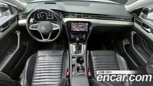 Volkswagen Passat GT 2021 — Photo 7/20