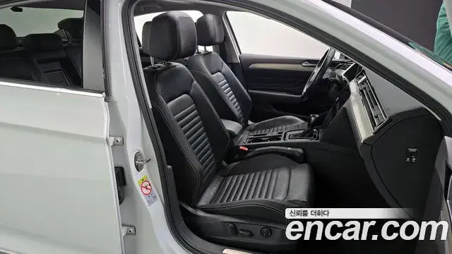 Volkswagen Passat GT 2021 — Photo 20/20