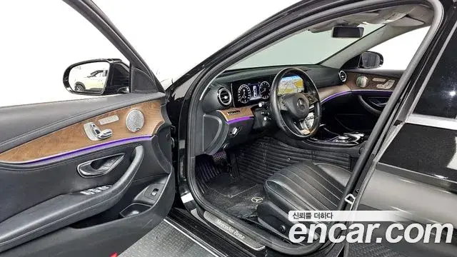 Mercedes-Benz E-Class 2018 — Фото 10/20