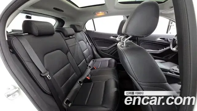 Mercedes-Benz GLA-Class 2019 — Фото 12/20