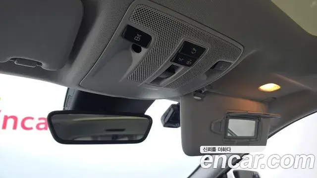 Mercedes-Benz GLA-Class 2019 — Şəkil 32/34