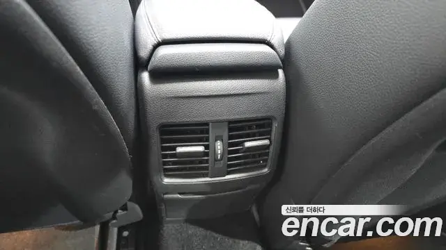 Mercedes-Benz GLA-Class 2019 — Şəkil 17/34