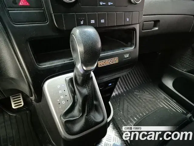 Hyundai Staria 2022 — Şəkil 10/18