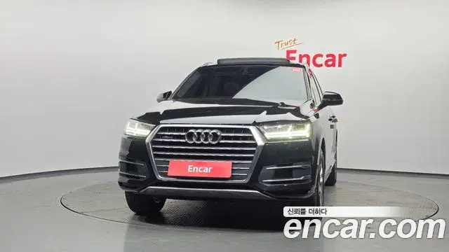 Audi Q7 2019 — ფოტო 17/30