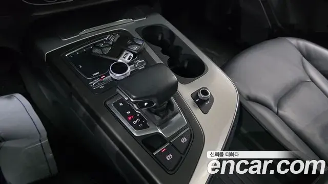 Audi Q7 2019 — ფოტო 20/30