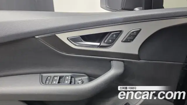 Audi Q7 2019 — ფოტო 19/30