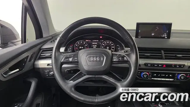 Audi Q7 2019 — ფოტო 6/30