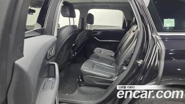 Audi Q7 2019 — ფოტო 18/30