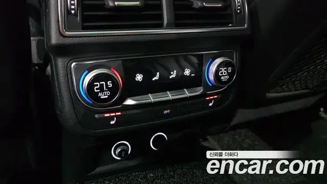 Audi Q7 2019 — ფოტო 9/30