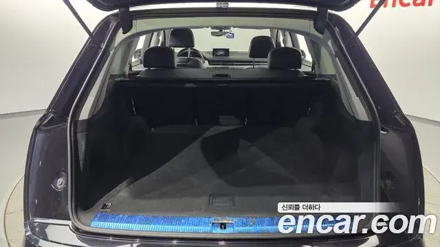 Audi Q7 2019 — ფოტო 21/30