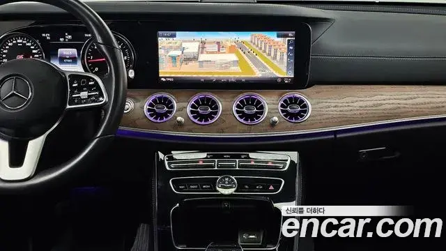 Mercedes-Benz E-Class 2020 — Фото 19/20