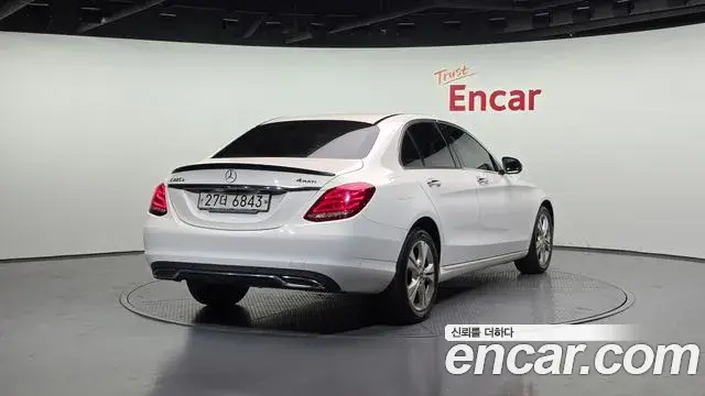 Mercedes-Benz C-Class 2018 — Şəkil 20/20
