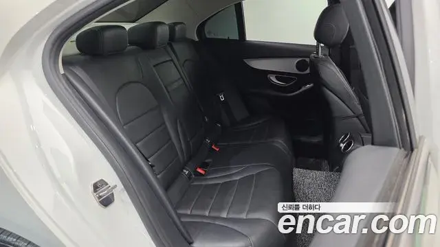 Mercedes-Benz C-Class 2018 — Şəkil 15/20