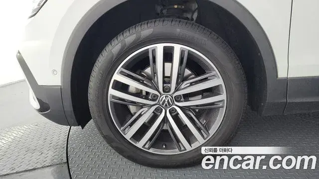 Volkswagen Tiguan Allspace 2023 — Şəkil 34/34