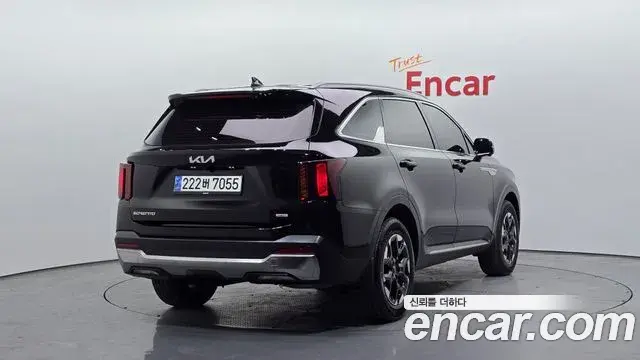 Kia Sorento 2023 — Фото 2/20
