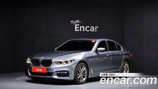 BMW 5 Series 2018 — Фото 10/20
