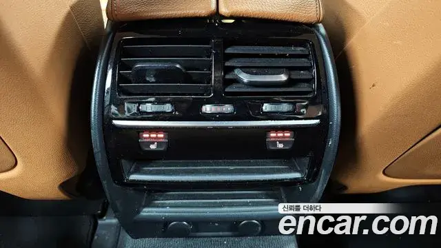 BMW 5 Series 2018 — Фото 18/20