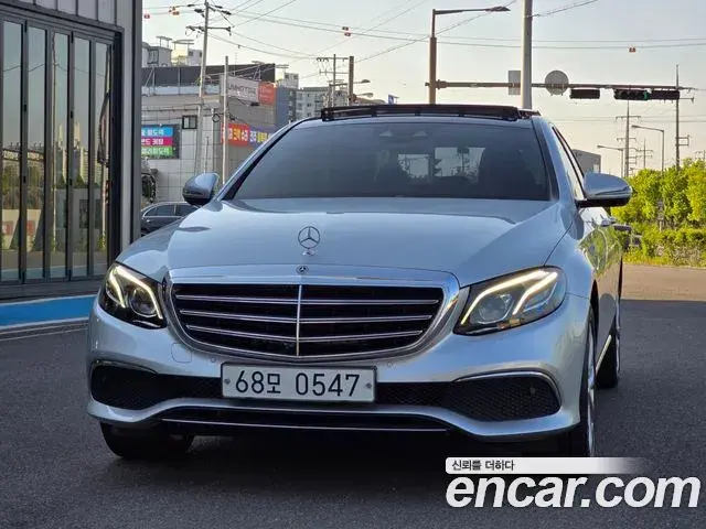 Mercedes-Benz E-Class 2019 — Photo 5/20