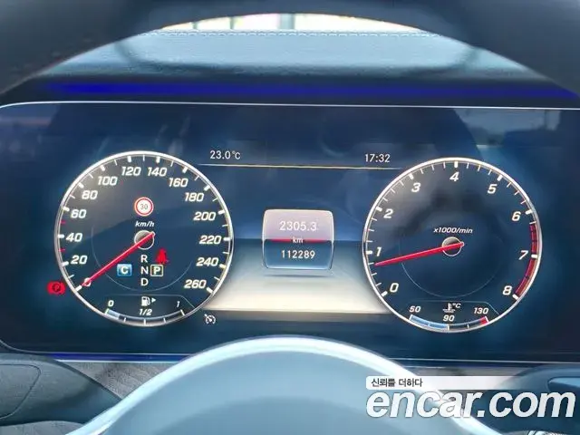 Mercedes-Benz E-Class 2019 — Photo 15/20