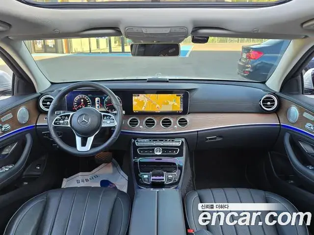 Mercedes-Benz E-Class 2019 — Photo 4/20