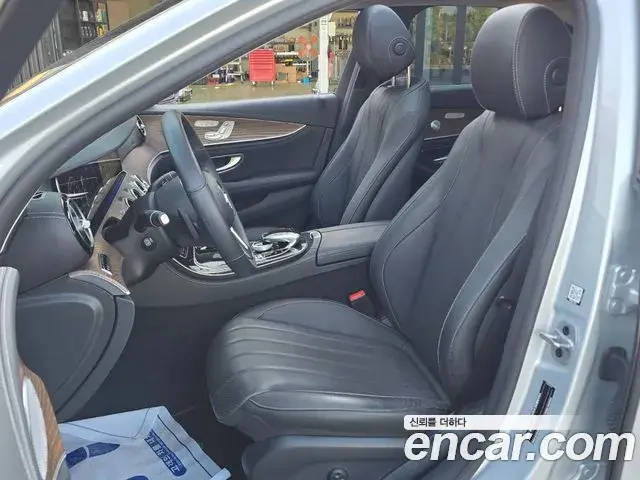 Mercedes-Benz E-Class 2019 — Photo 20/20