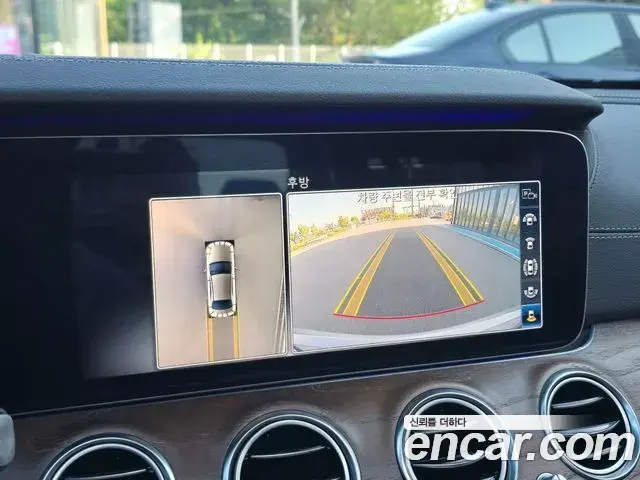 Mercedes-Benz E-Class 2019 — Photo 17/20