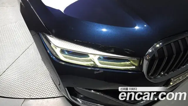 BMW 7 Series 2019 — Photo 27/33
