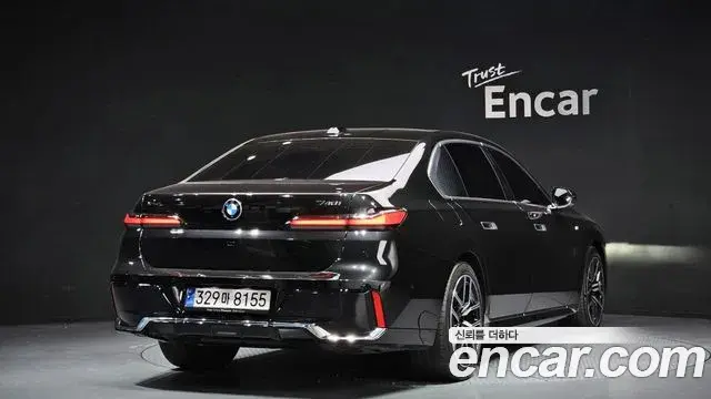 BMW 7 Series 2024 — Şəkil 8/31