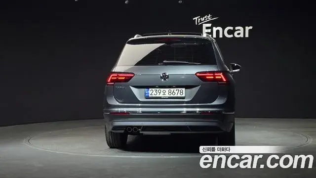 Volkswagen Tiguan 2020 — Photo 8/33