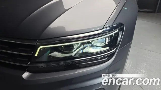 Volkswagen Tiguan 2020 — Photo 25/33