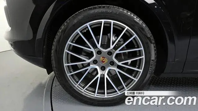 Porsche Cayenne 2023 — Şəkil 12/32