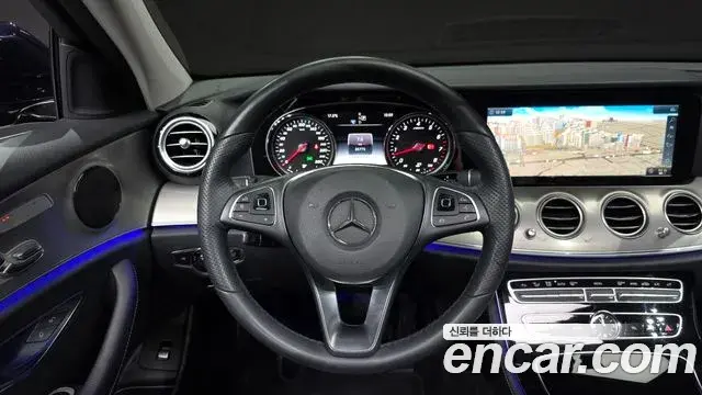 Mercedes-Benz E-Class 2018 — Фото 12/20