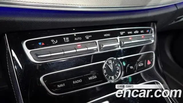 Mercedes-Benz E-Class 2018 — Фото 15/20