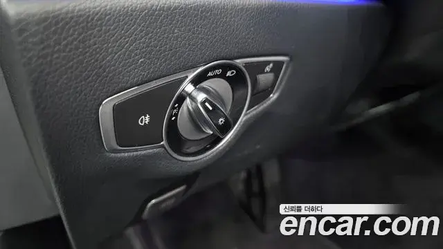 Mercedes-Benz E-Class 2018 — ფოტო 37/50