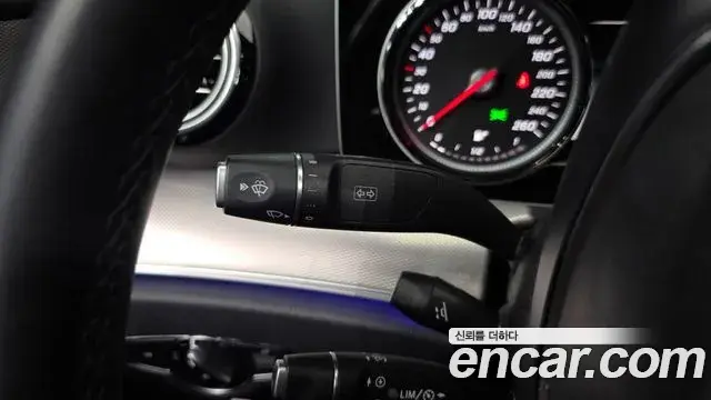 Mercedes-Benz E-Class 2018 — ფოტო 15/50