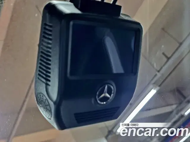Mercedes-Benz E-Class 2018 — ფოტო 19/50
