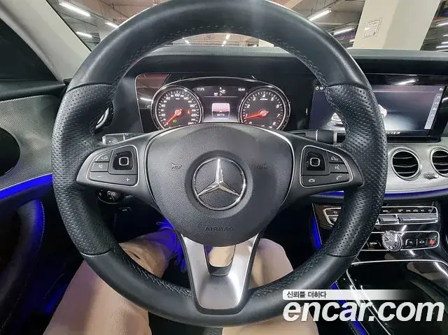Mercedes-Benz E-Class 2018 — ფოტო 7/50