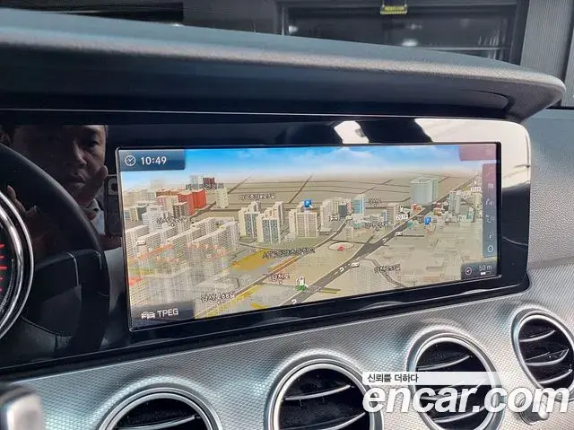 Mercedes-Benz E-Class 2018 — ფოტო 44/50
