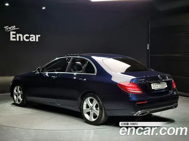 Mercedes-Benz E-Class 2018 — ფოტო 29/50