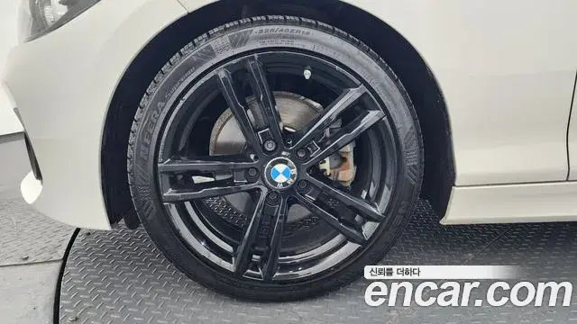 BMW 1 Series 2018 — Photo 1/32