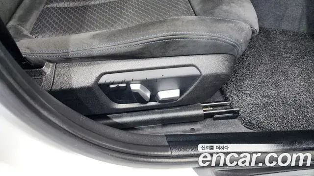 BMW 1 Series 2018 — Photo 10/32