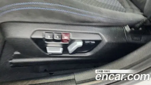 BMW 1 Series 2018 — Photo 25/32