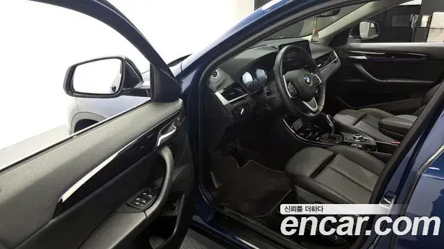 BMW X2 2022 — Фото 10/20