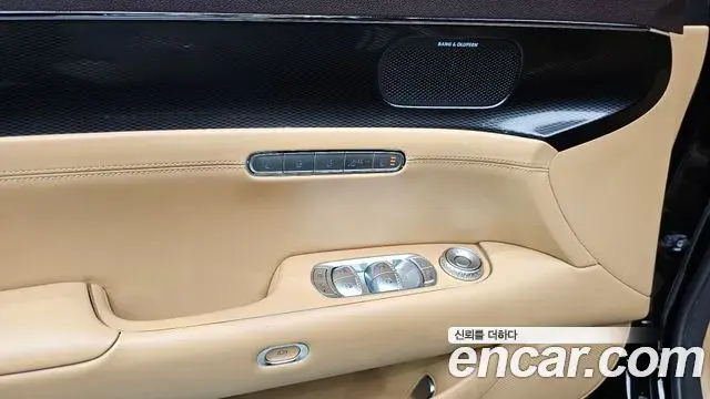 Genesis G90 2022 — ფოტო 7/20