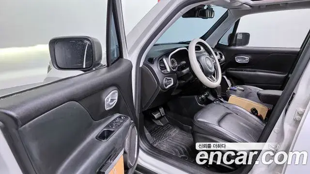 Jeep Renegade 2019 — Photo 22/35